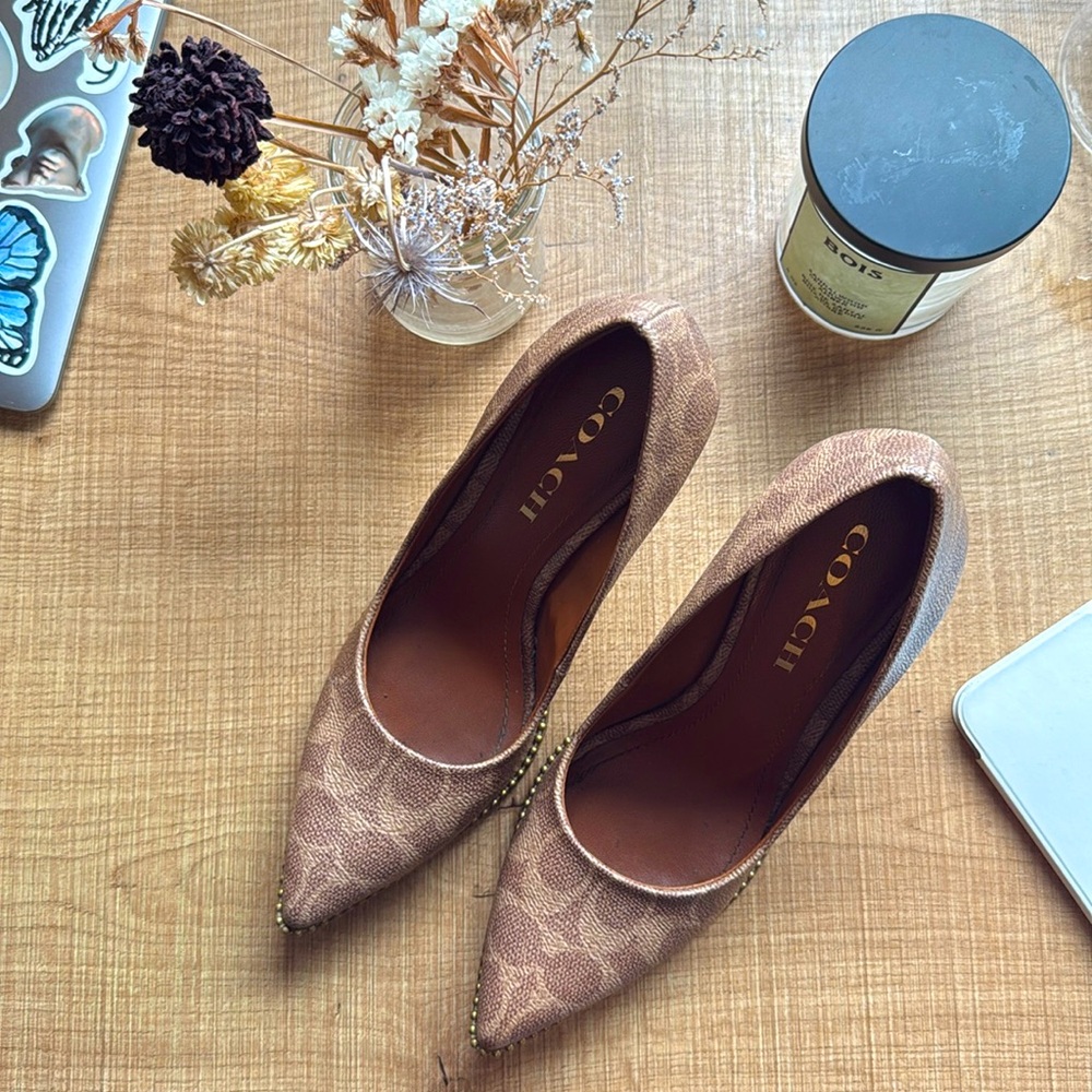 vintage Coach brown monogram heels (37/US 6.5)